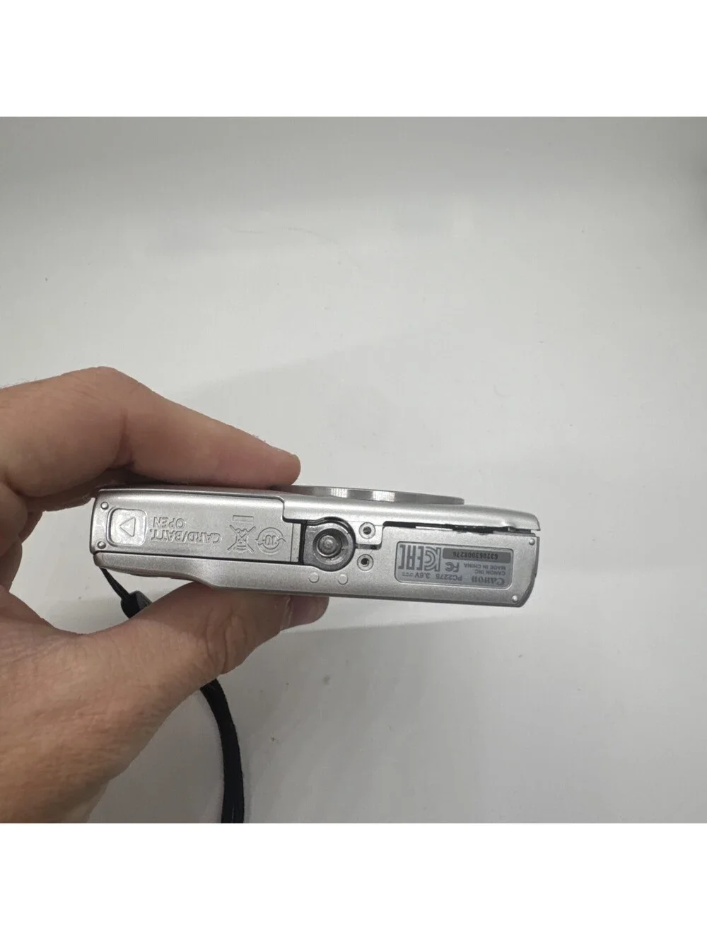 Canon PowerShot ELPH 180 Optical Zoom Compact Digital Camera For Parts Not Work